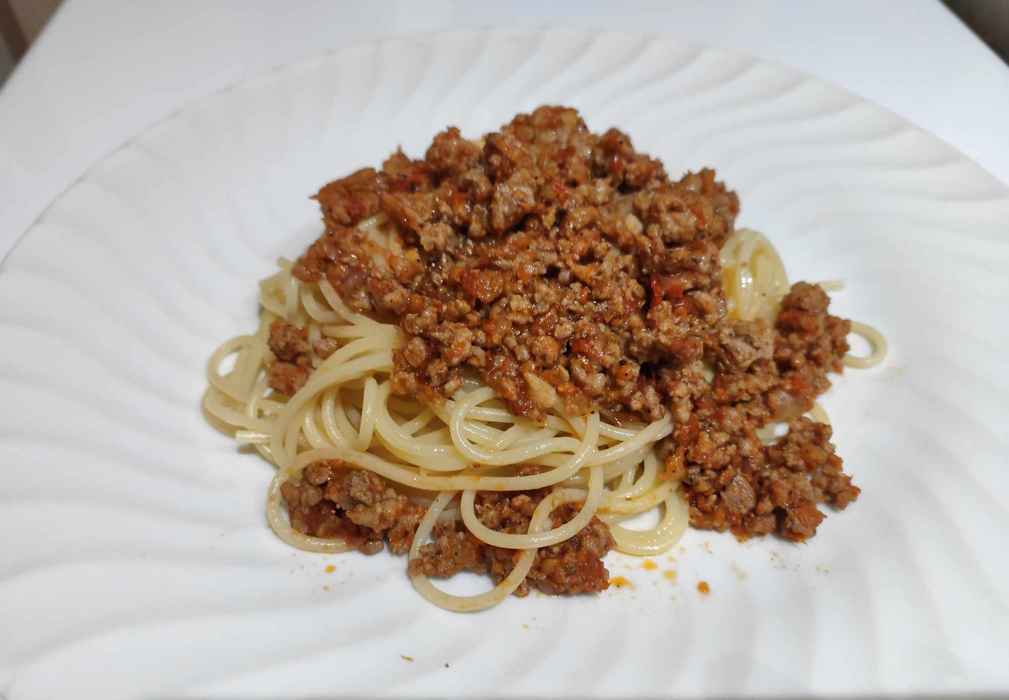 Makaronia Me Kima (Traditional Greek Spaghetti With Meat Sauce)