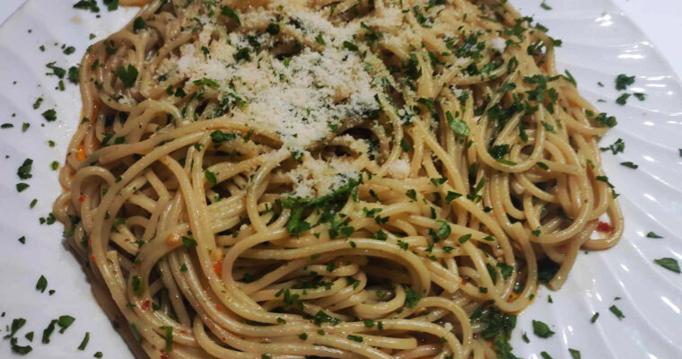 Authentic Spaghetti Aglio e Olio,garlic and olive oil spaghetti sauce truly authentic recipe