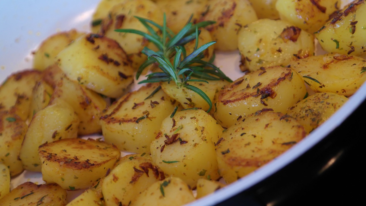 Greek lemon potatoes