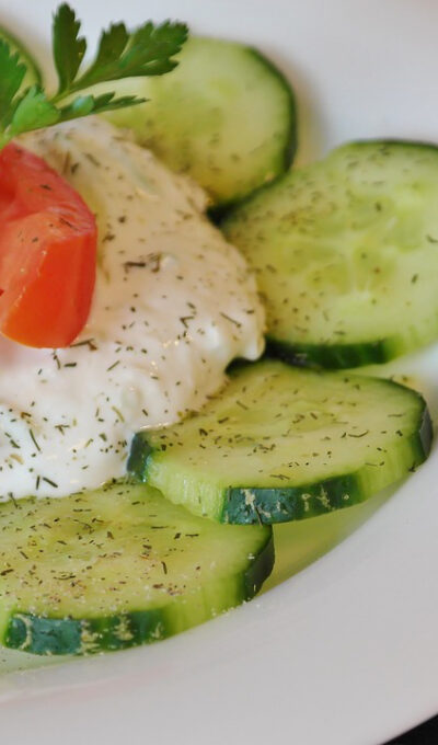 How to Make Homemade Tzatziki – The Classic Greek Garlic & Yogurt Dip